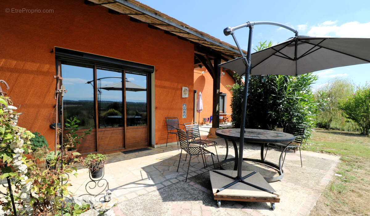 Maison à AURIGNAC