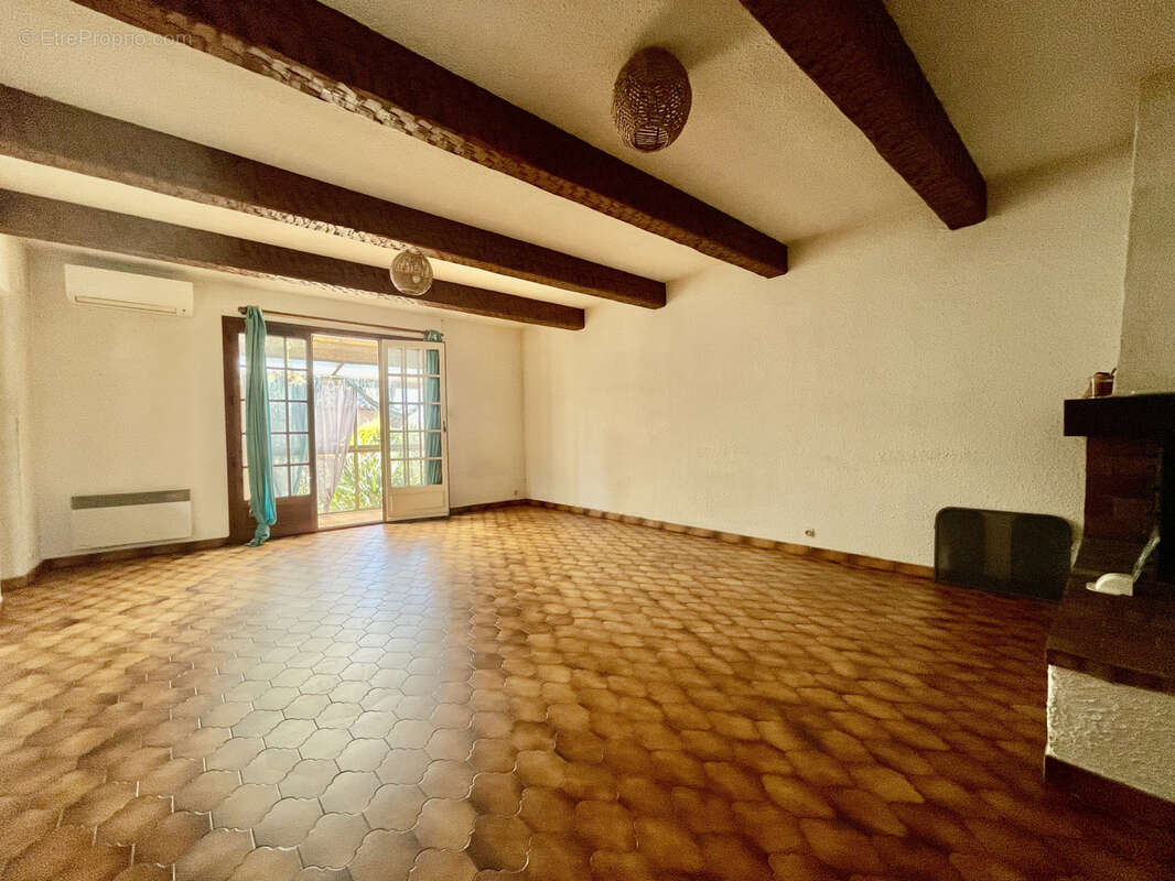 Maison à SIX-FOURS-LES-PLAGES