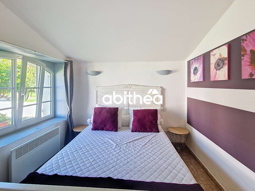 Maison à SAINT-GENIS-DE-SAINTONGE