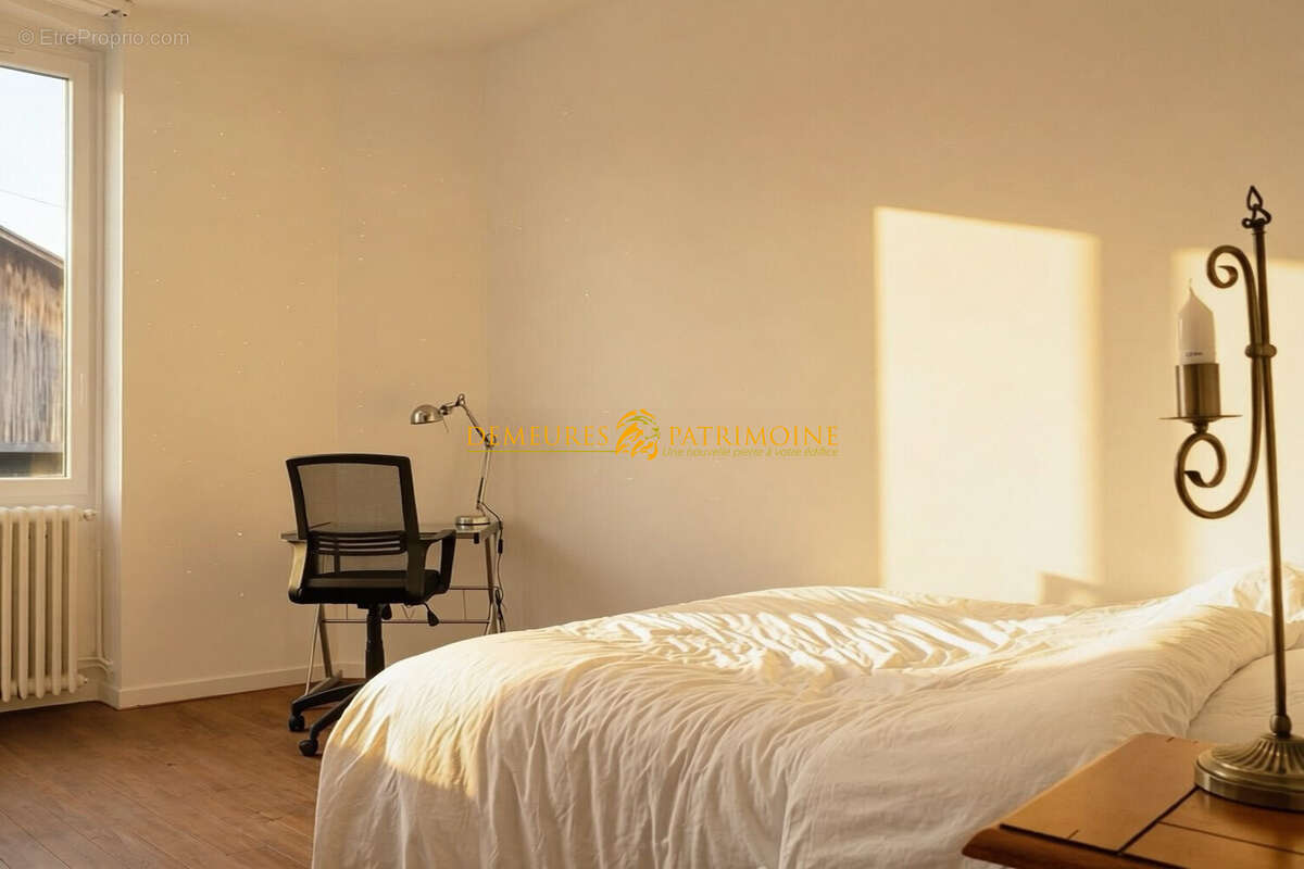 Maison à RUELLE-SUR-TOUVRE