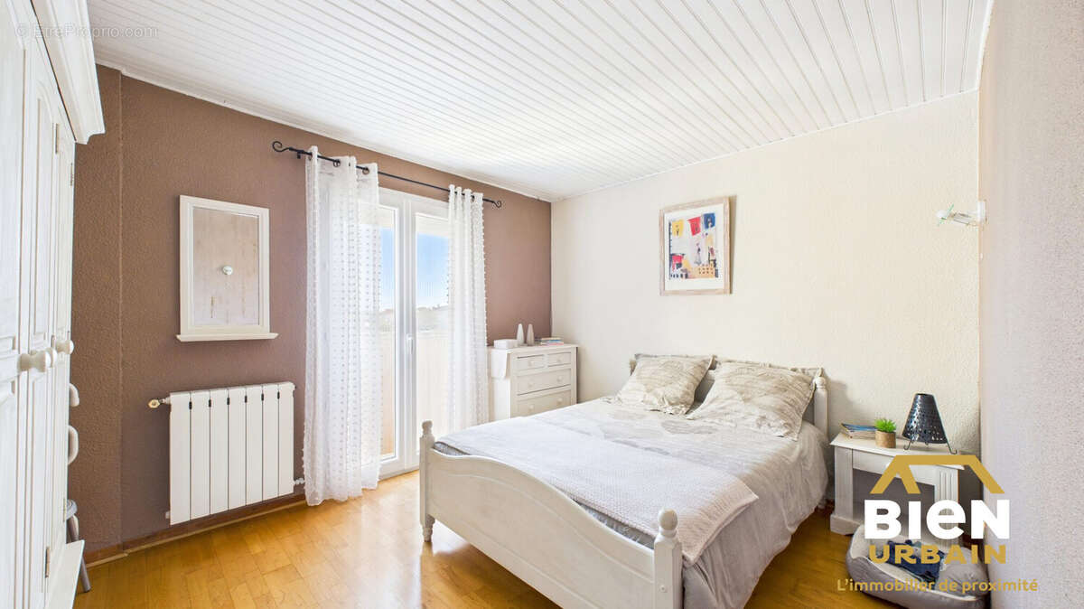 Maison à GARONS