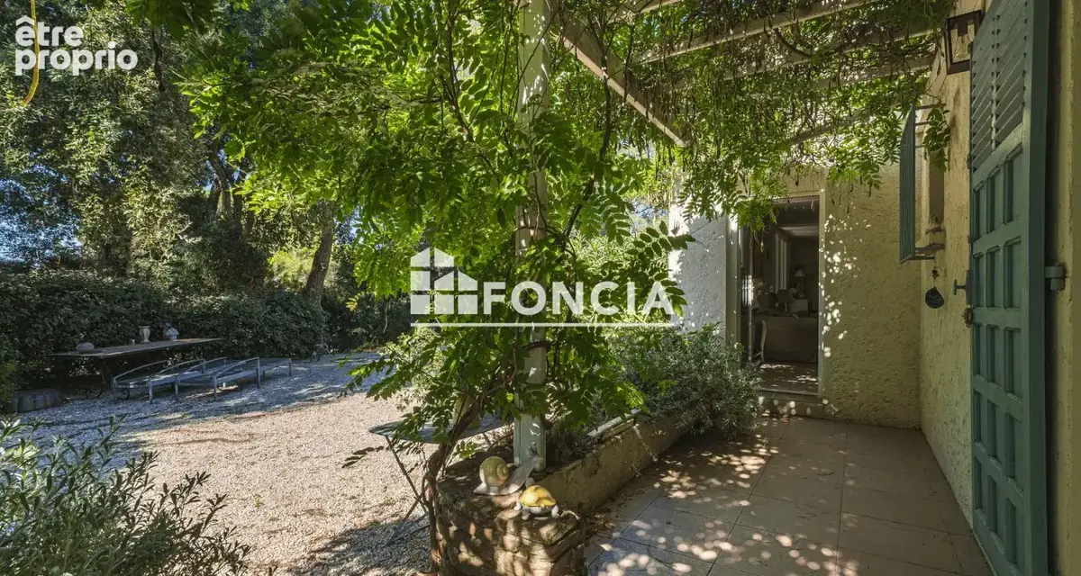 Bormes-les-mimosas – propriété avec piscine – 4 chambres – terrain 2 610 m² - photo 3
