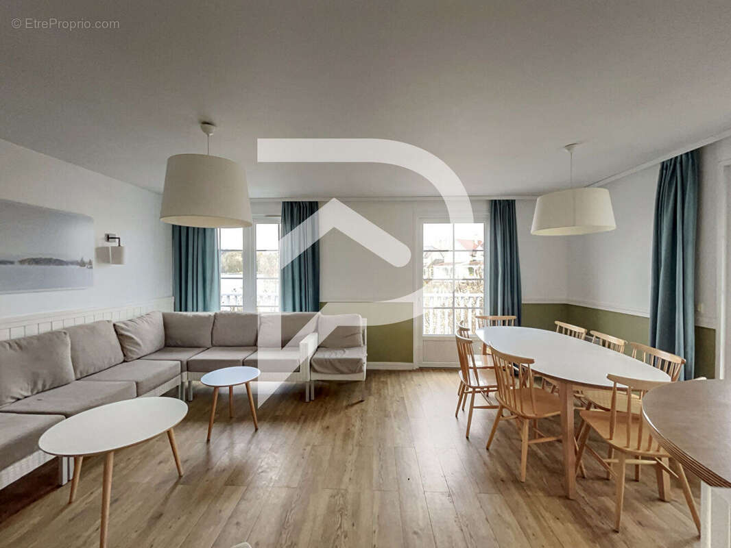 Maison à CHAMOUILLE