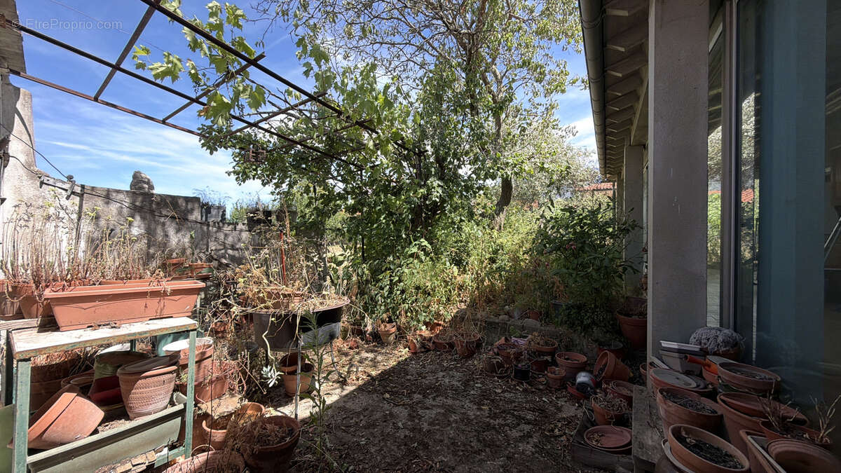 Propriété traditionnelle de 148 m2 sur parcelle arborée de 780 m2 avec dépendances - photo 20