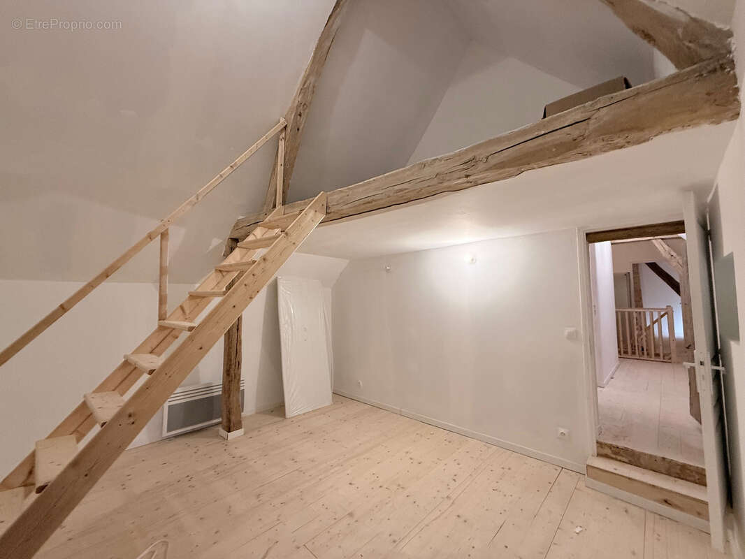 Maison à HOUDAN
