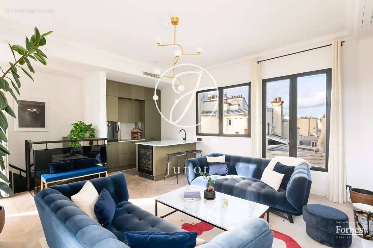 Appartement à PARIS-1E