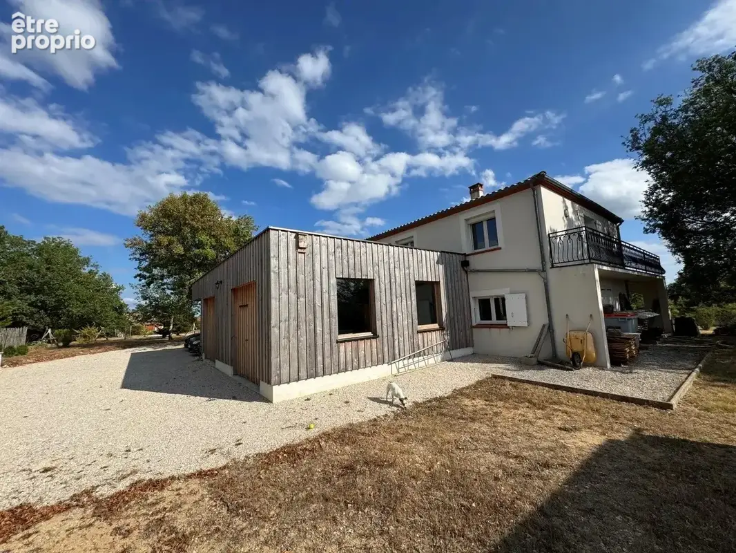 Belle maison familiale aux abords de Cahors sur terrain de 7500 m² - photo 13