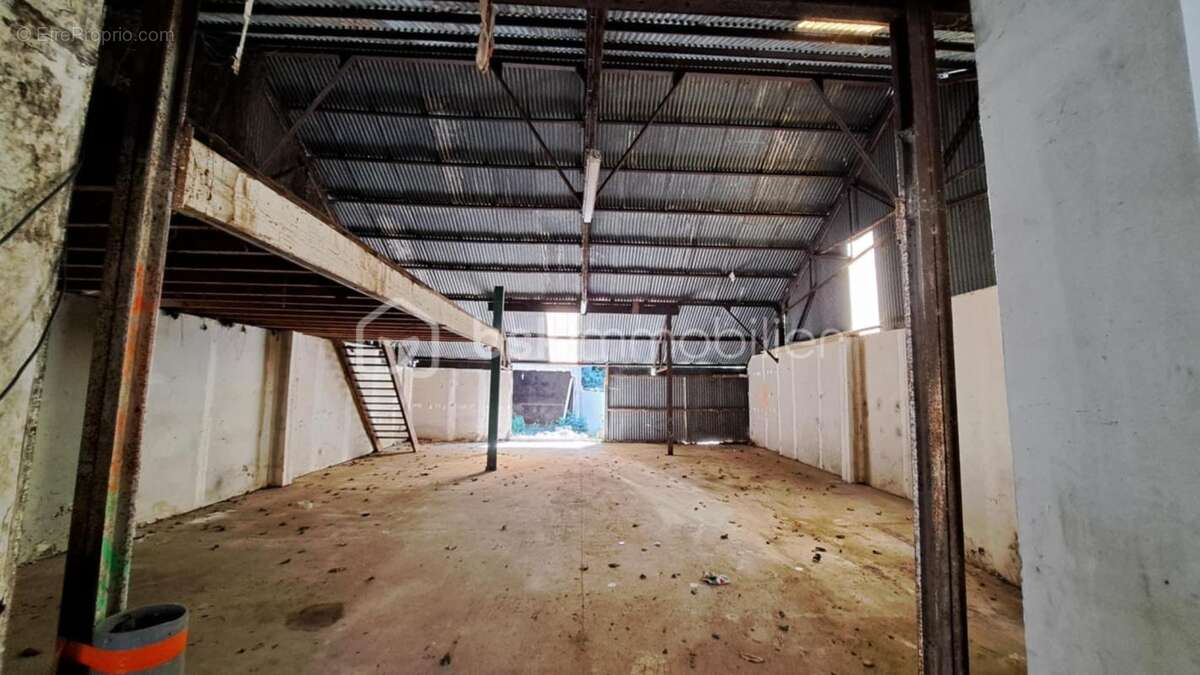 Local commercial - photo 10