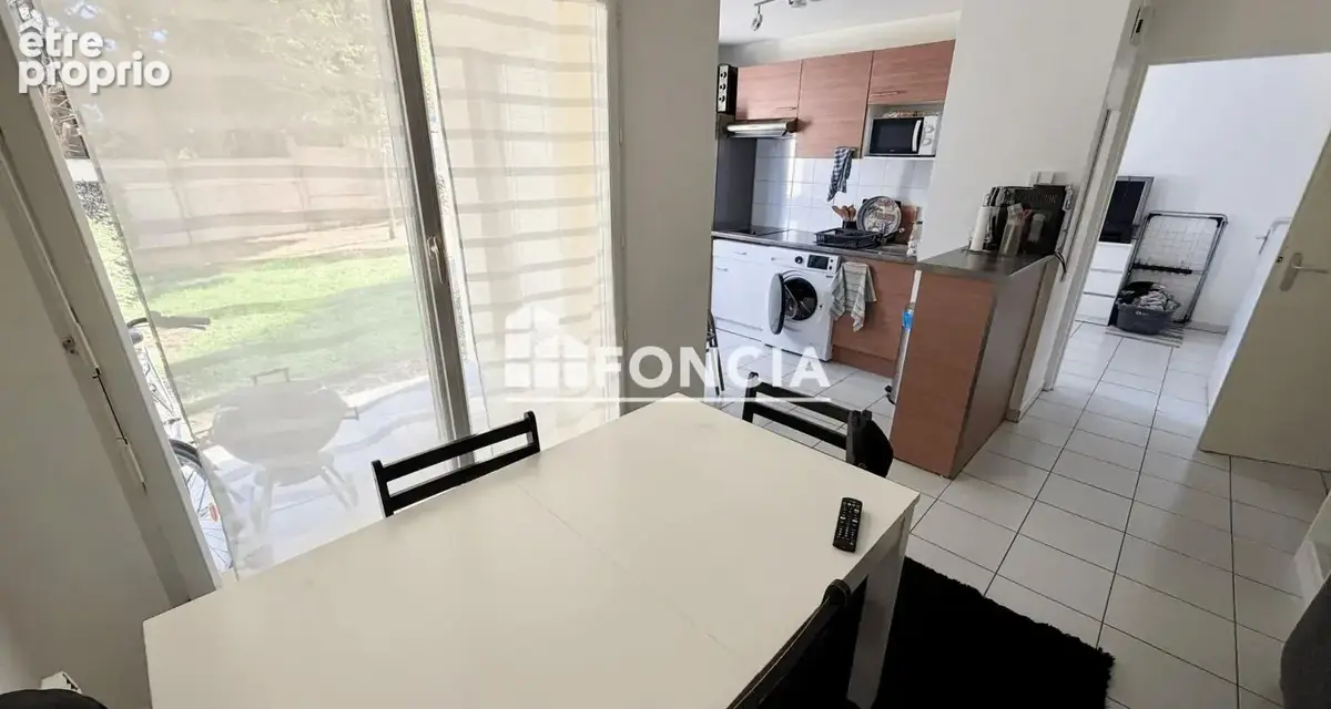 Beau t2 de 41,45 m2 en rez de jardin, avec terrasse, parking en sous sol, vendu libre d occupation - photo 2