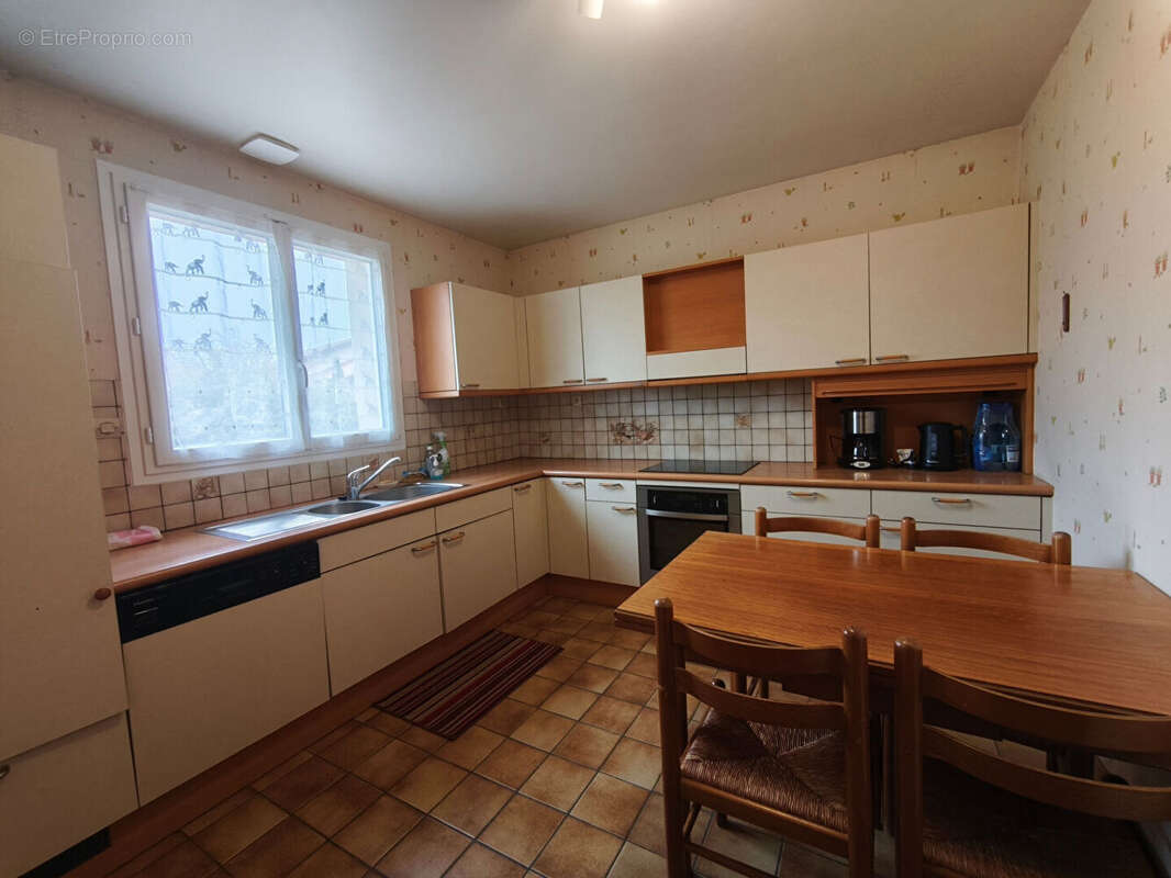 Maison 148m² à saint-denis-lès-bourg - photo 3