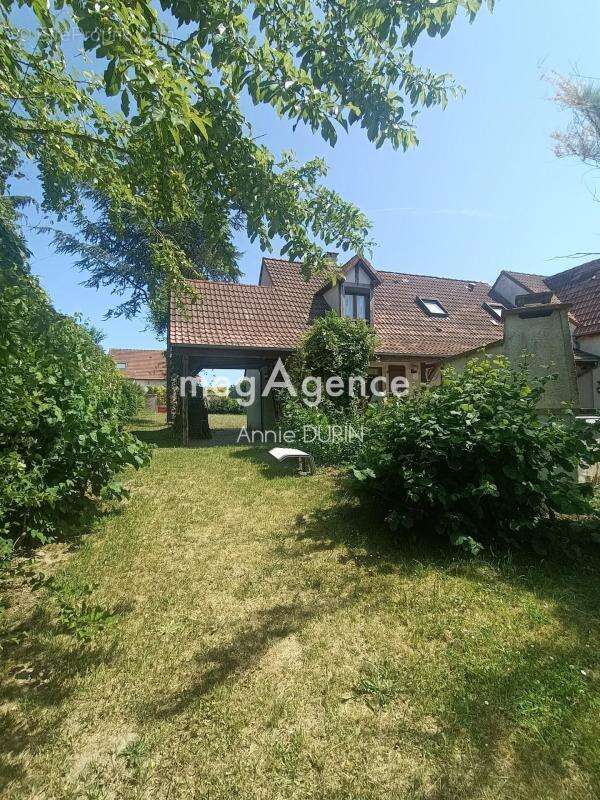 Maison à FAVEROLLES