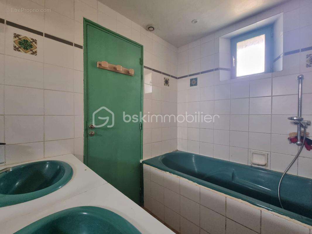 Maison de plain-pied à rénover avec jardin ! - photo 5
