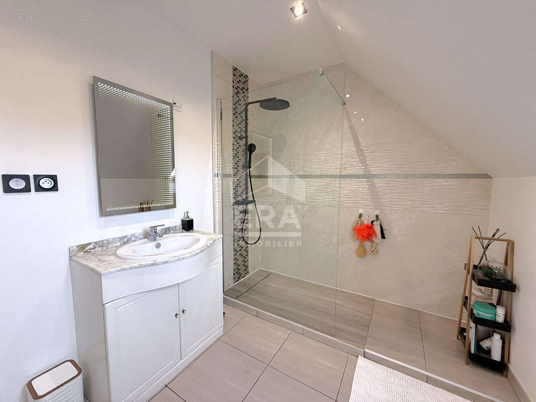 Maison à LA CHAPELLE-GAUTHIER