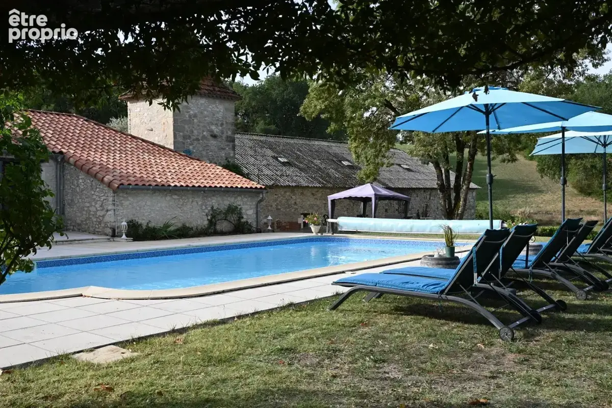 Magnifique domaine avec gîte piscine dans une belle campagne - photo 10