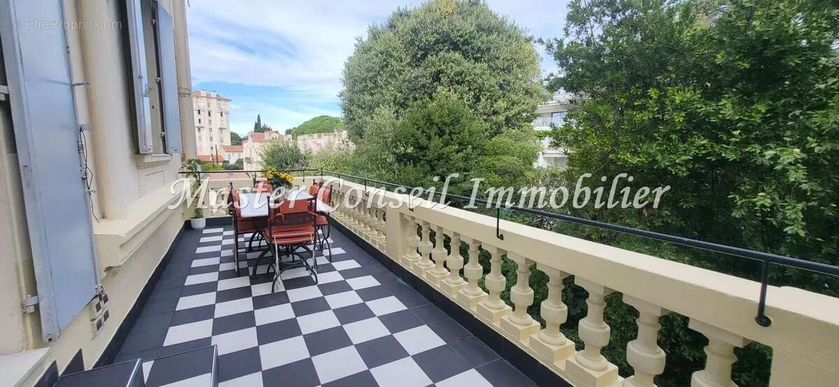 Appartement à LE CANNET