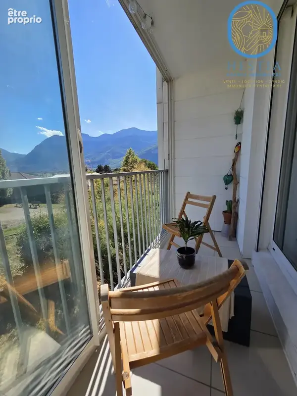 Voreppe, appartement 3P avec balcons - photo 2