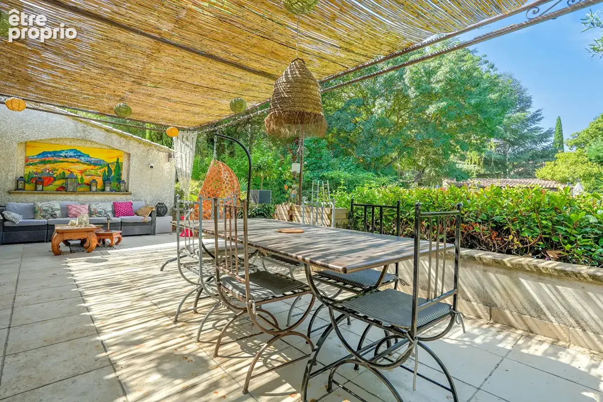 FUVEAU - Magnifique maison de famille de 197m² avec dépendance possible - DPE A - Parcelle de 2000m² arboré avec piscine à débor - photo 11