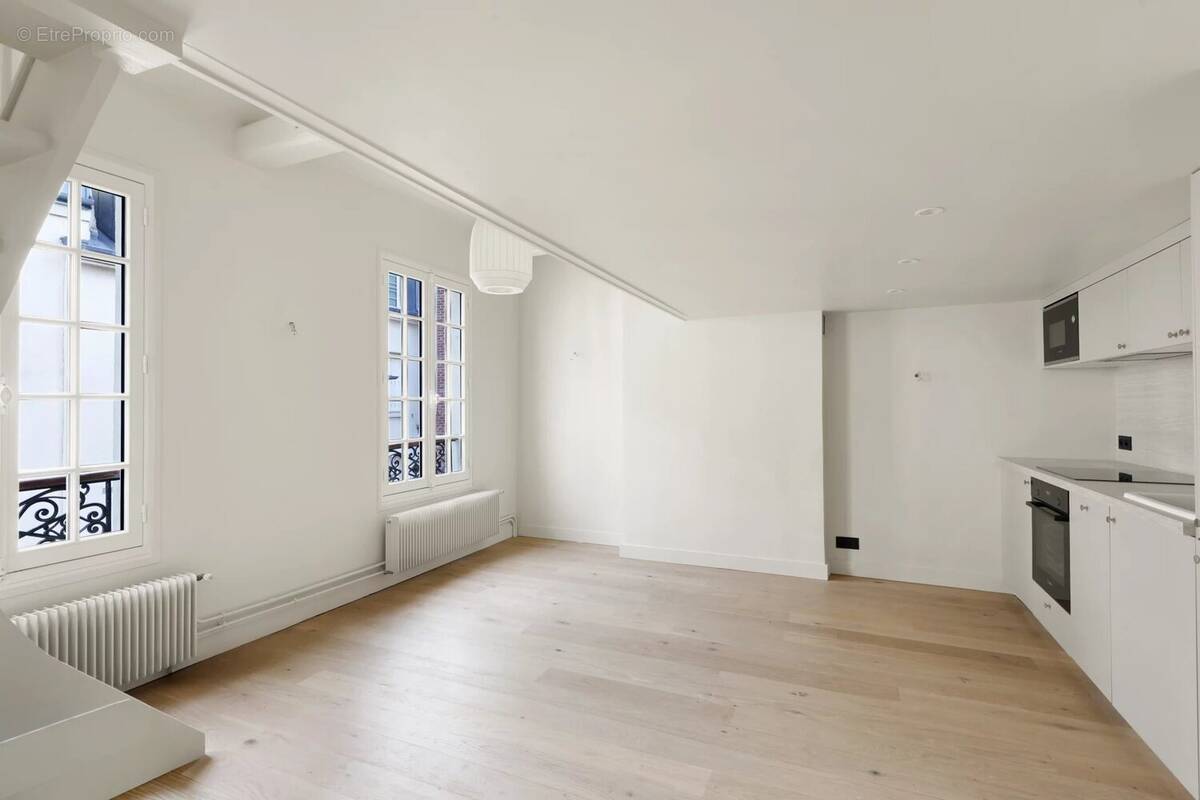 Appartement à PARIS-7E