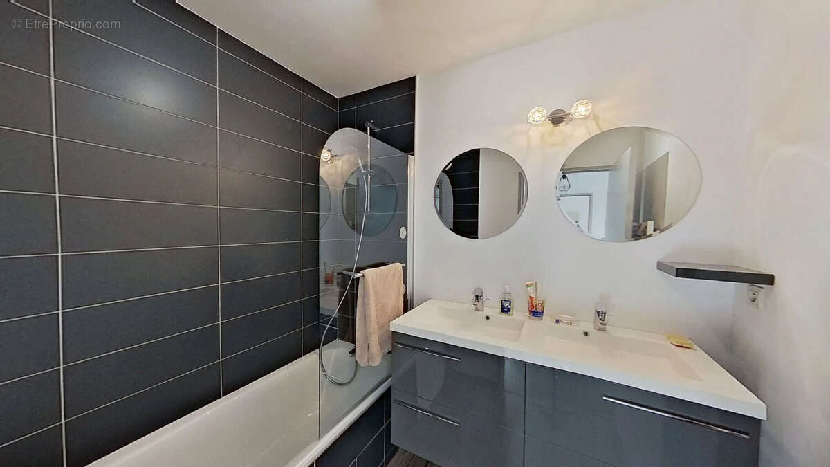 Appartement à LYON-8E