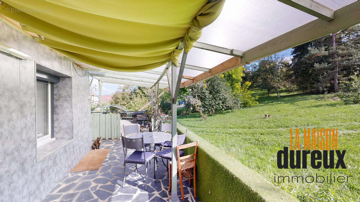 Maison à POUILLEY-LES-VIGNES