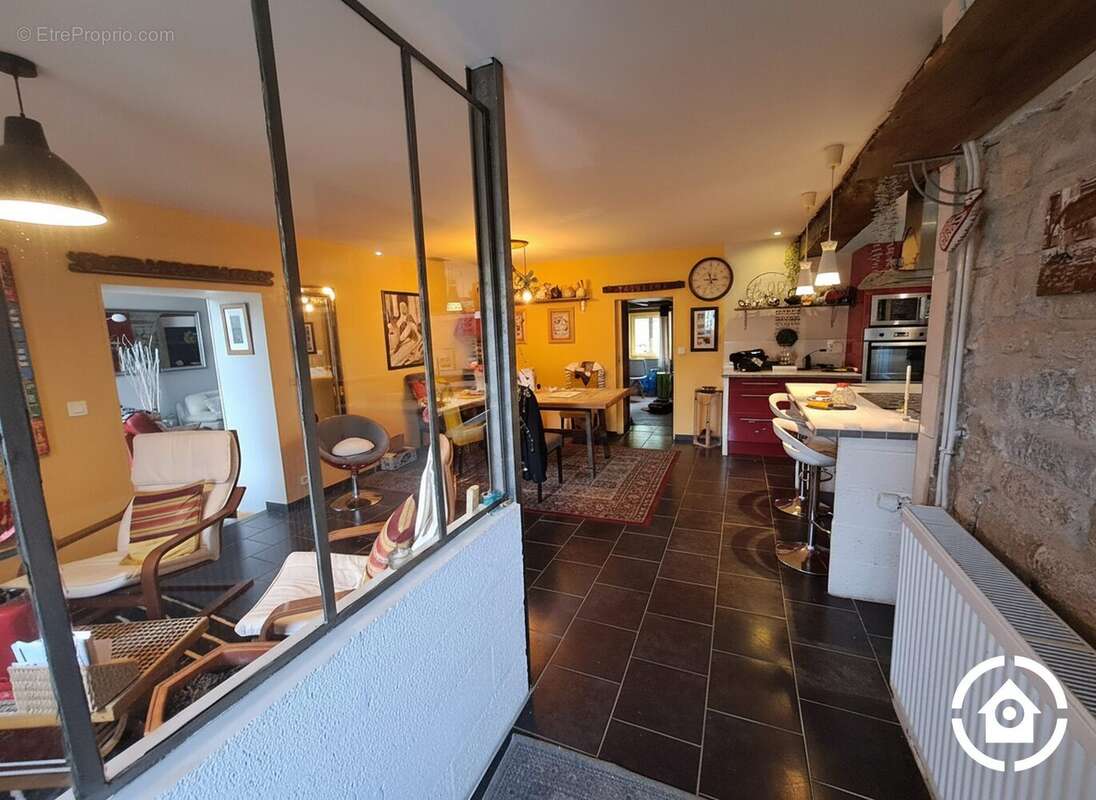 Maison 253 m² à Macqueville  - photo 3