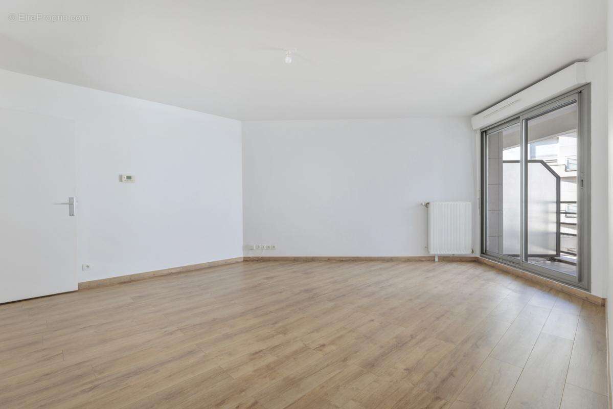 Appartement à LEVALLOIS-PERRET