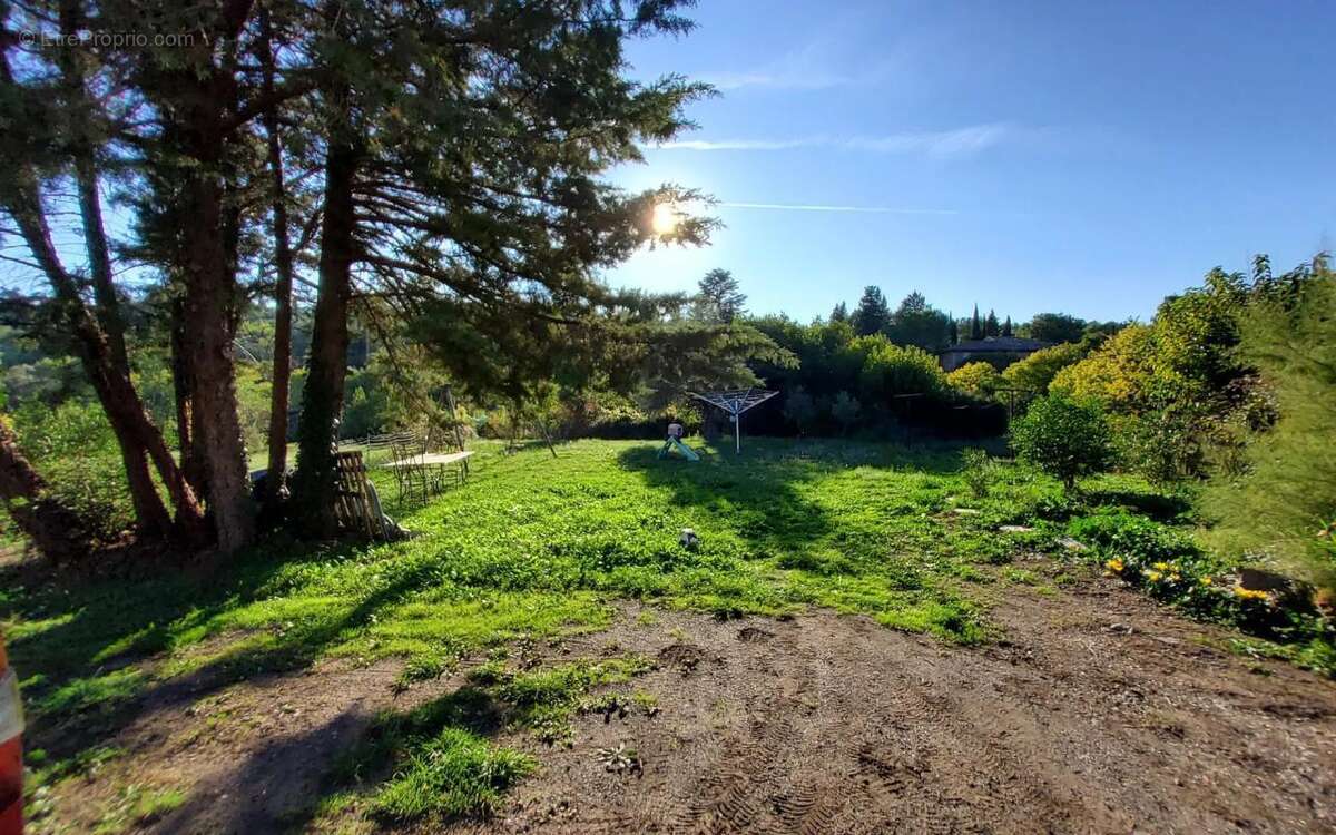 Maison à SAINT-BRES