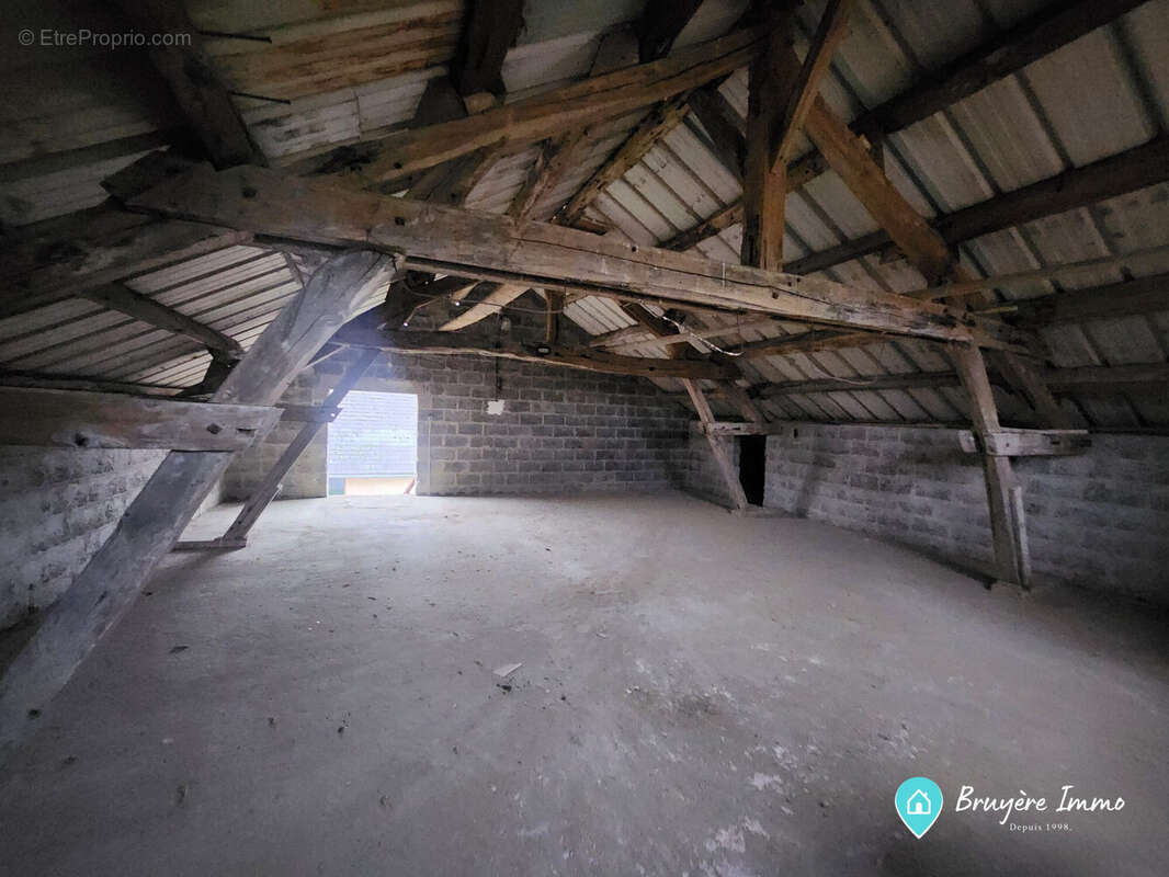 Commerce 130 m² à La Bouteille  - photo 5