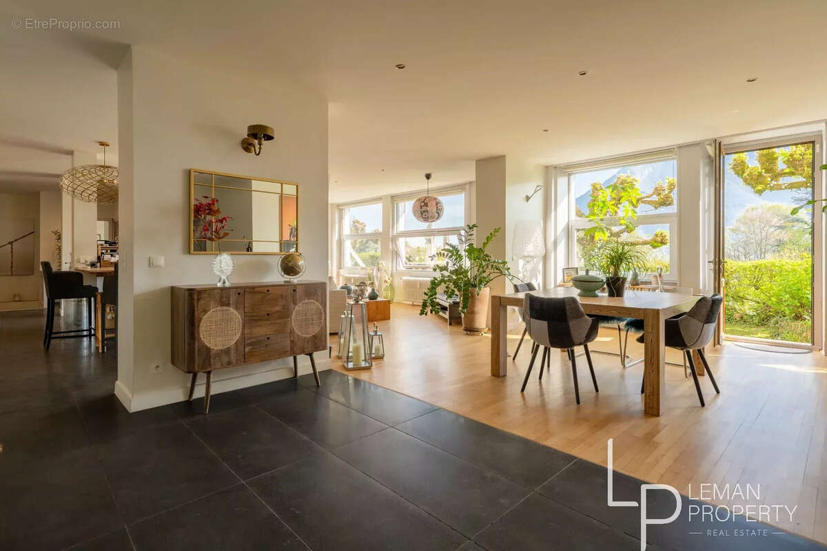 SEVRIER - Exceptionnel appartement face au lac d'Annecy - photo 5