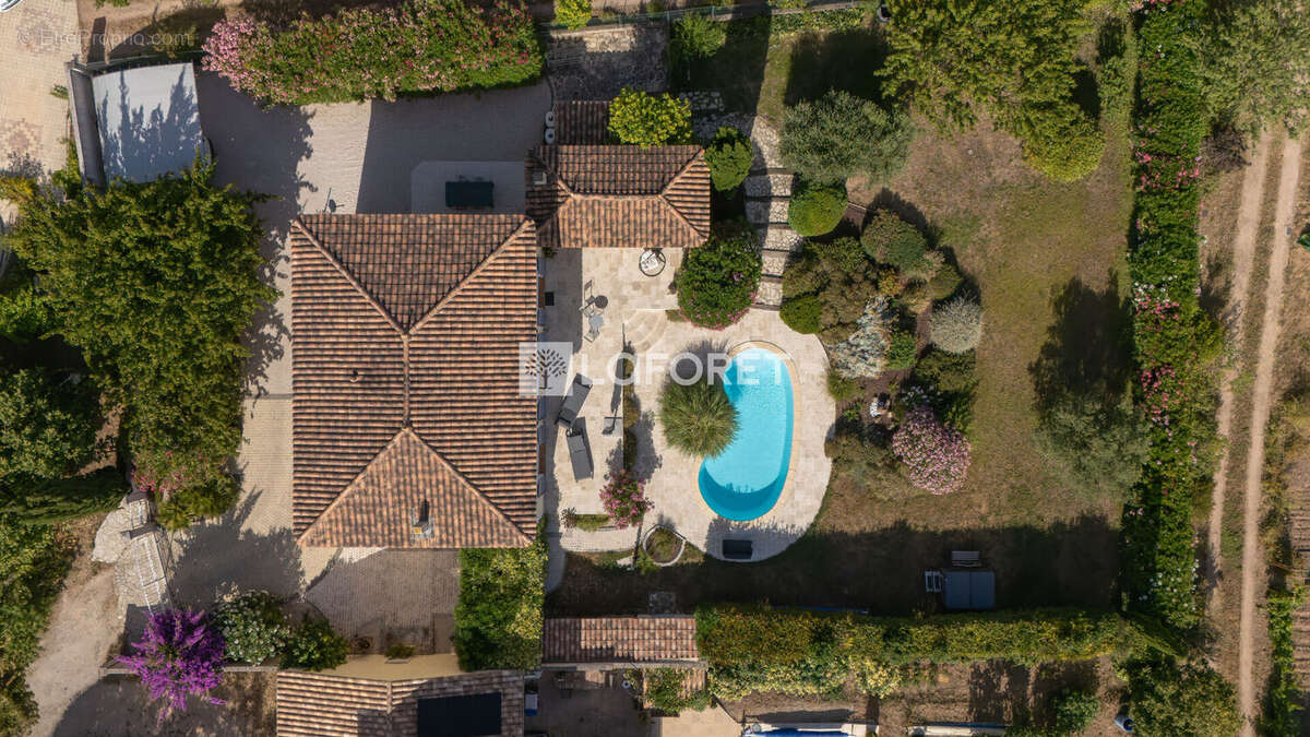 PUGET-VILLE : Bastide Néoprovençale d'exception sur parc de 1.302 m² - photo 3