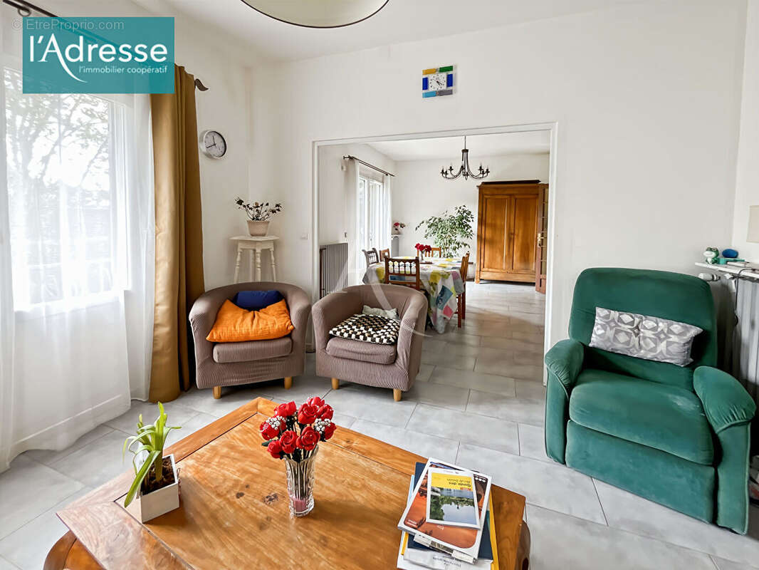 Maison à MEZY-SUR-SEINE