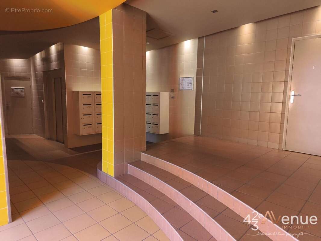 Appartement 83 m² à Saint-Etienne  - photo 3
