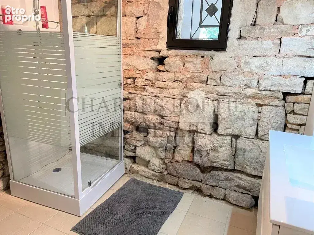 Charme et authenticité pour ce très bel ensemble de bâtiments - photo 28