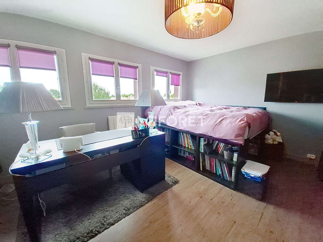 Appartement à BAILLY-ROMAINVILLIERS