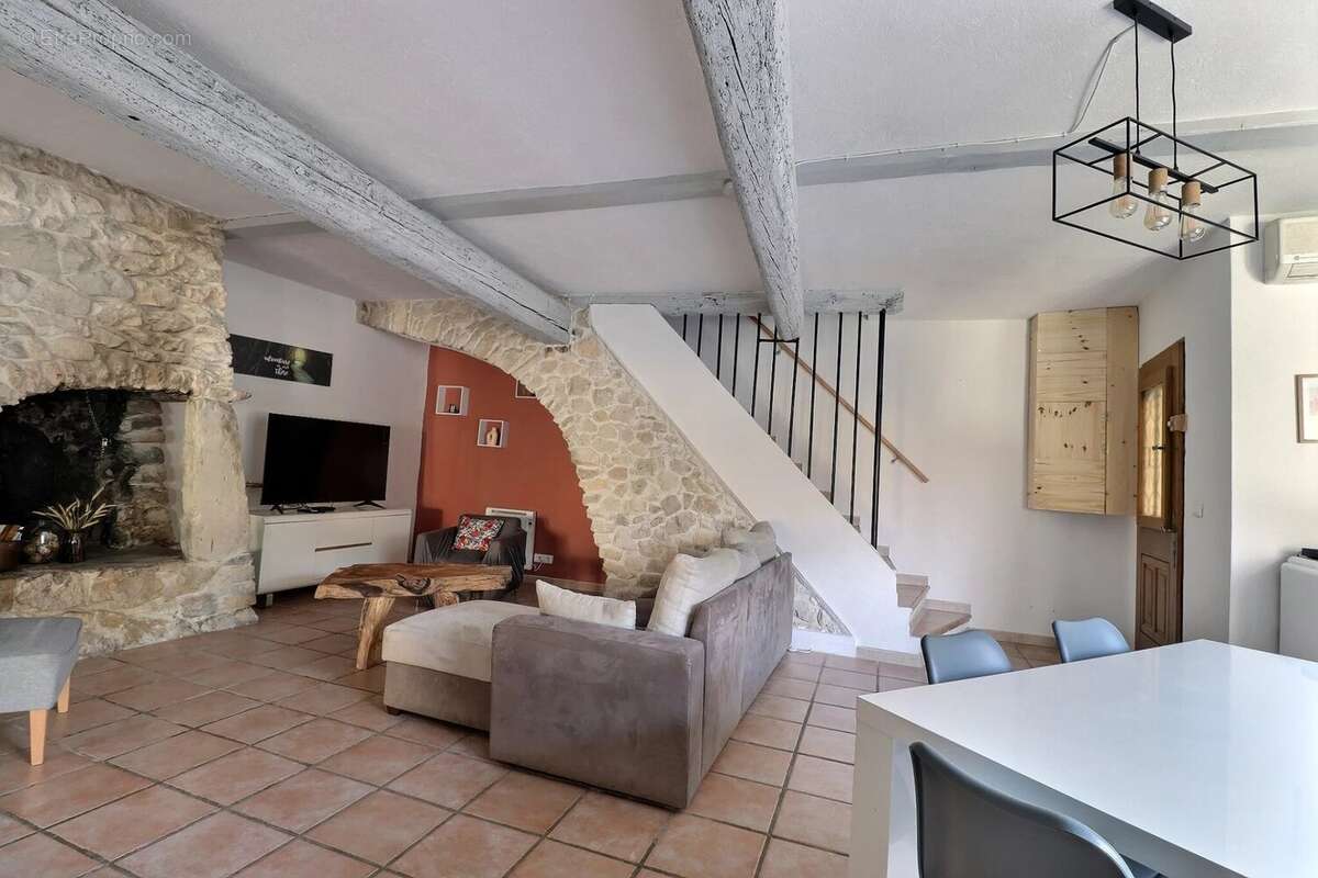 Appartement à DIONS