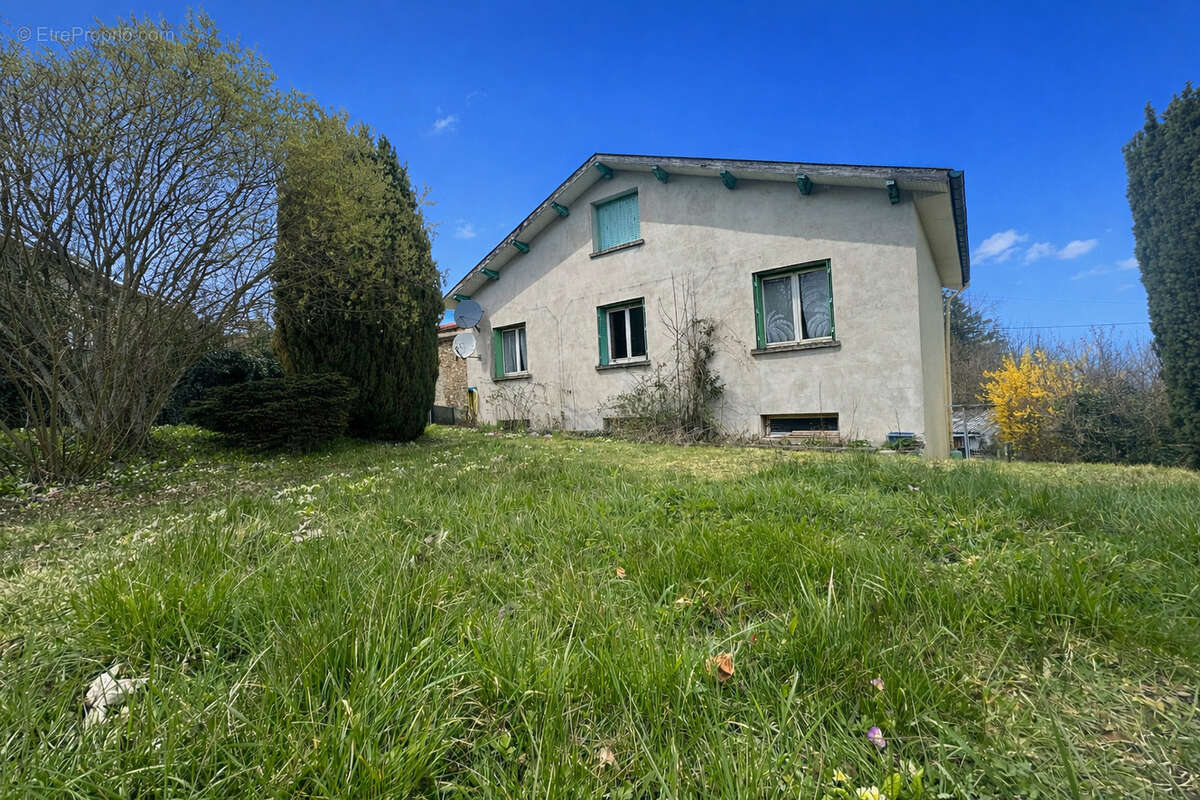 Maison à CELLES-SUR-DUROLLE