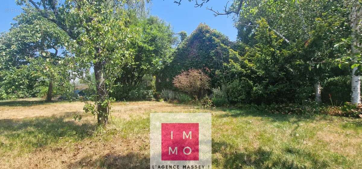 COUP DE COEUR - Maison de plain-pied de 94 m² avec jardin sur 1591 m² - photo 2