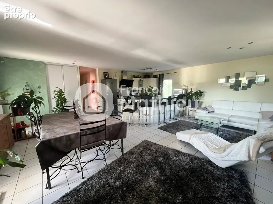 Saint André de Corcy : Maison plain-pied 100m2 hab - 3ch - garage - piscine couverte - 770m2 de terrain - photo 6