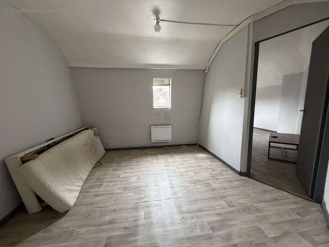 Maison 67 m² à Roubaix  - photo 2