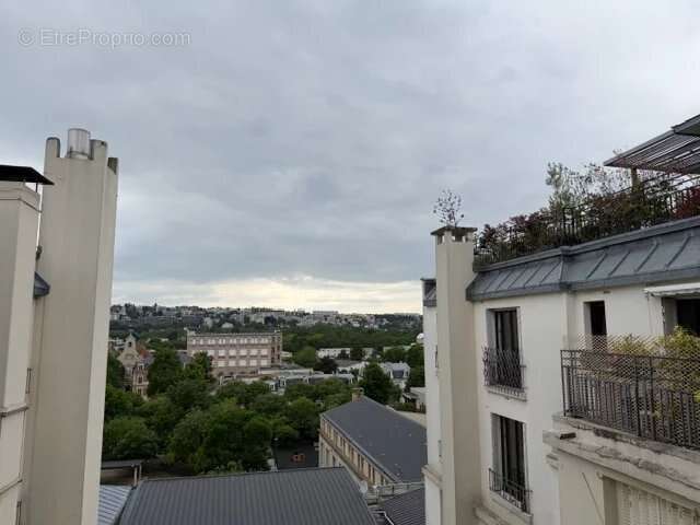BOULOGNE NORD Charme de l'ancien. Joli studio en dernier éta - photo 6