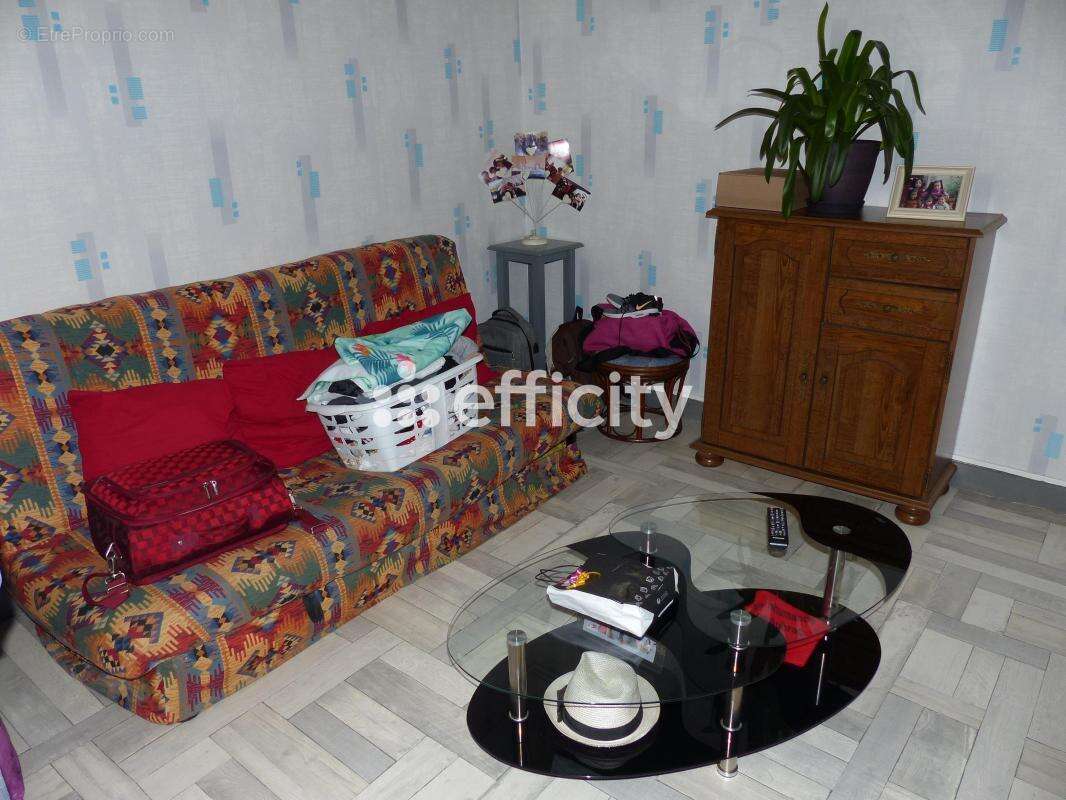 Maison à LE MALZIEU-VILLE