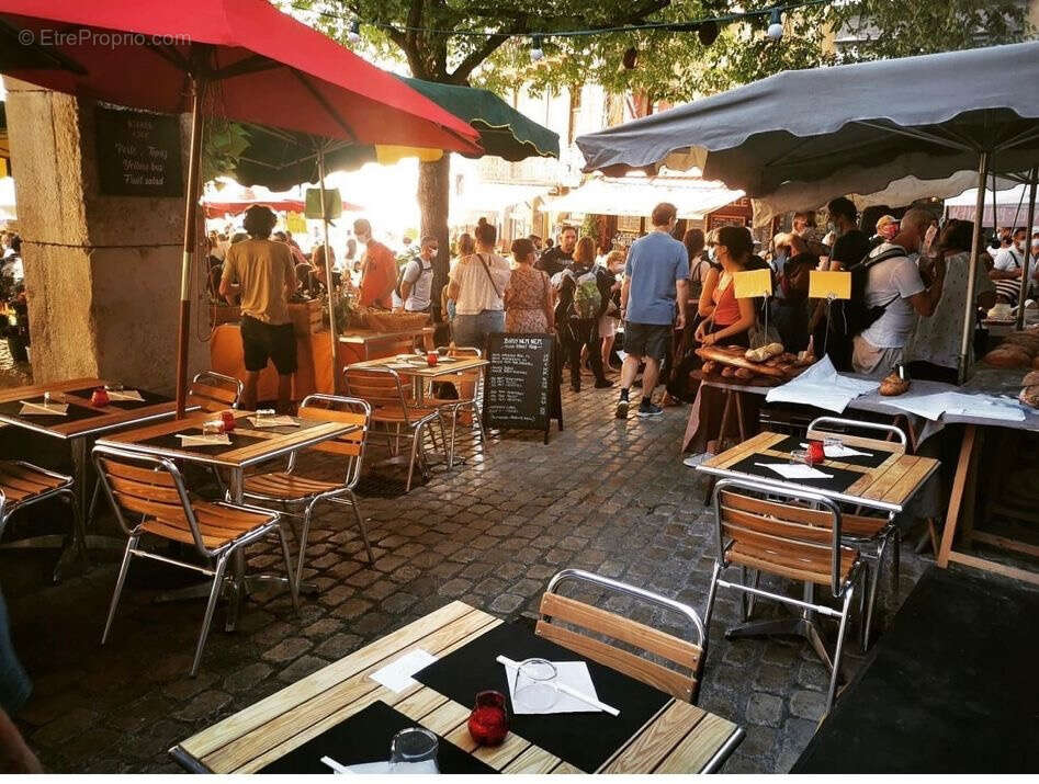 Commerce à SAINT-ANTONIN-NOBLE-VAL