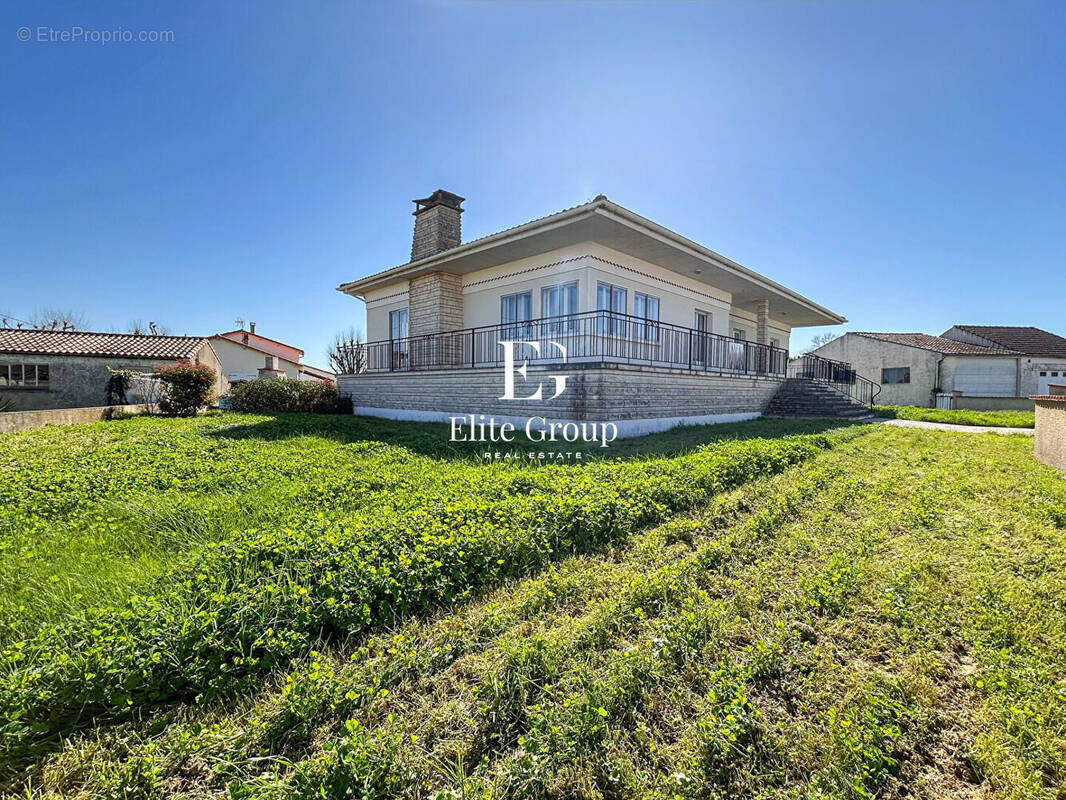 Maison à PORT-DES-BARQUES