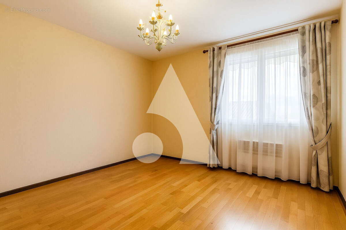 Maison à CHAZAY-D&#039;AZERGUES