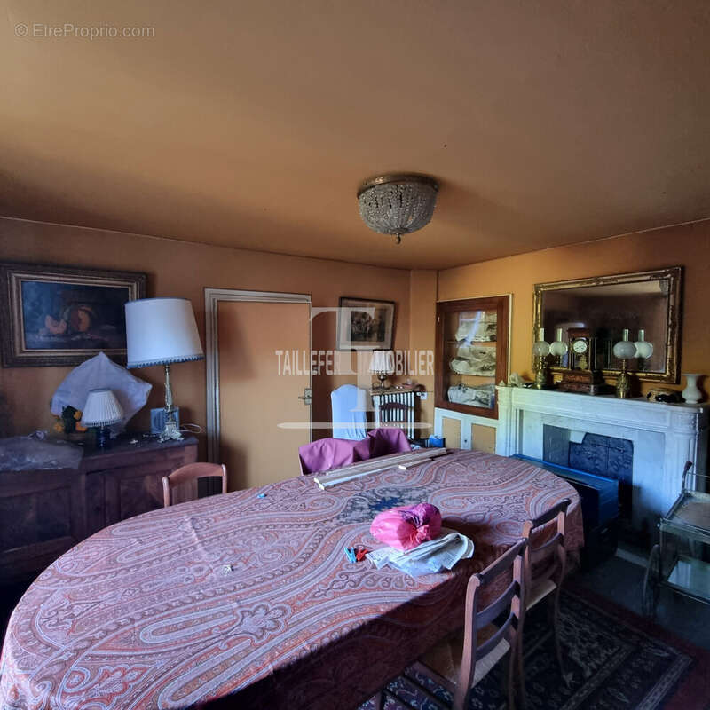 Maison à CHERVEIX-CUBAS