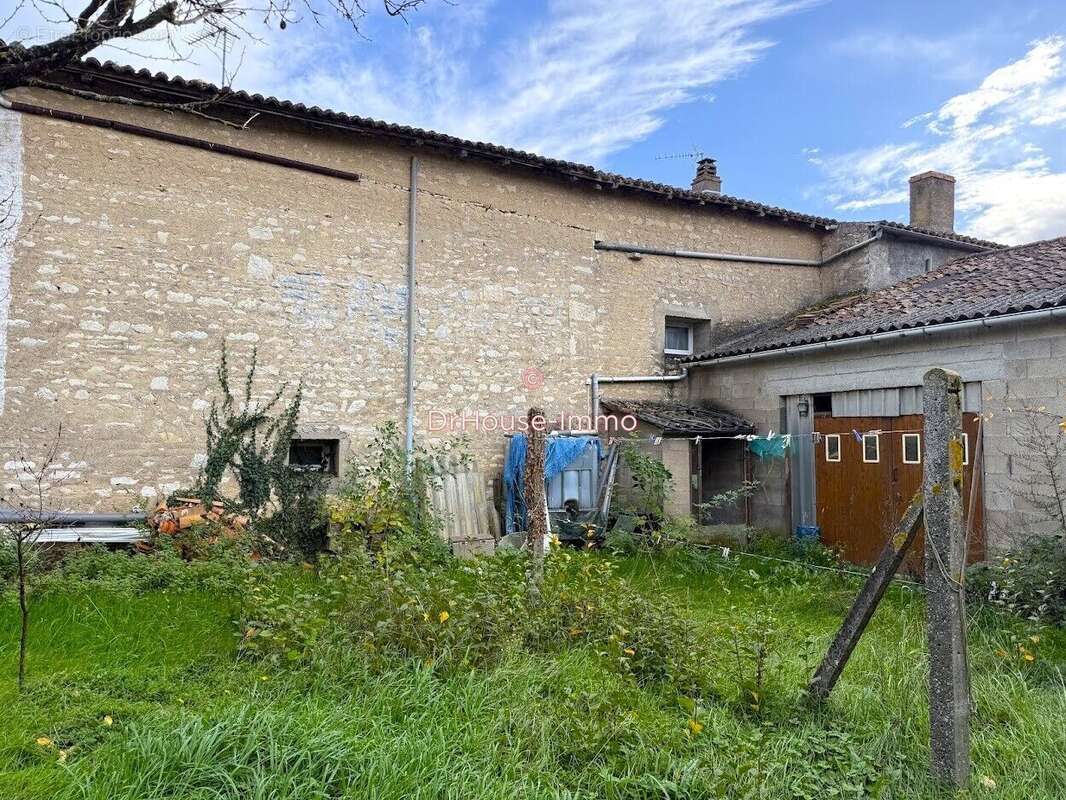 Maison à NEUVILLE-DE-POITOU