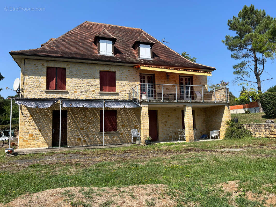 Maison de caractère avec appartement indépendant, 3 terrasses et parc arboré de 3 088 m2   Belvès - photo 2