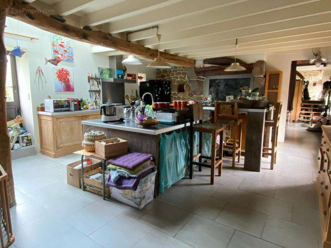 Maison à COSQUEVILLE