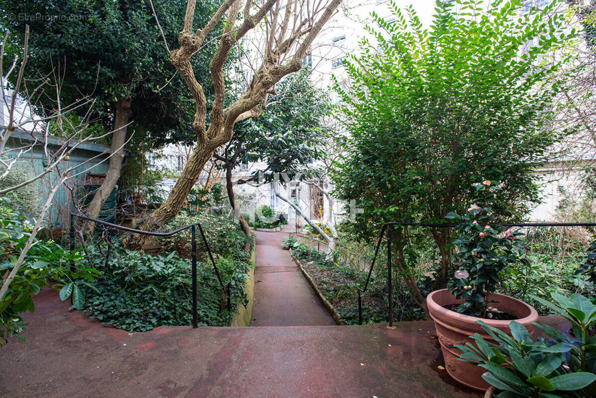 Appartement à PARIS-18E