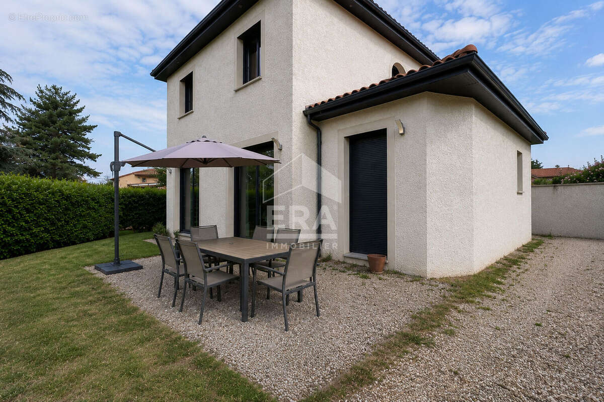 Maison à CHARLY